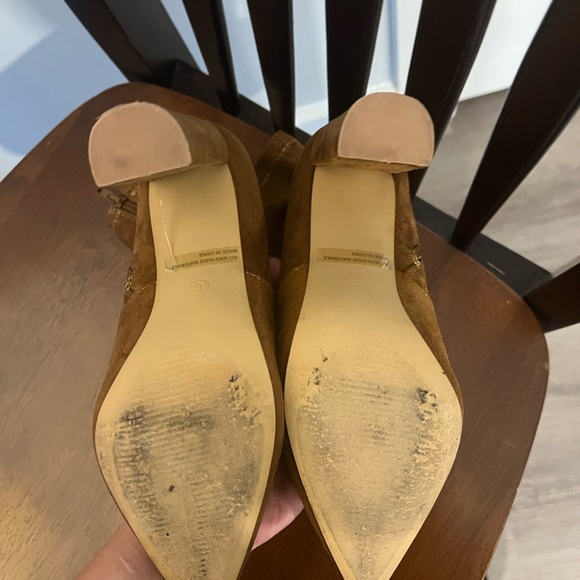Lulu’s tan boots 4” size 6 - Picture 2 of 4